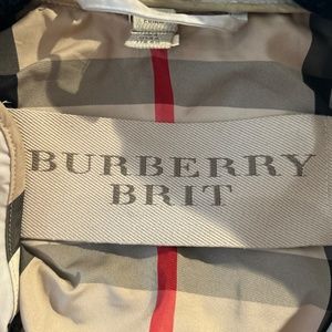 AUTHENTIC BURBERRY TRENCH COAT